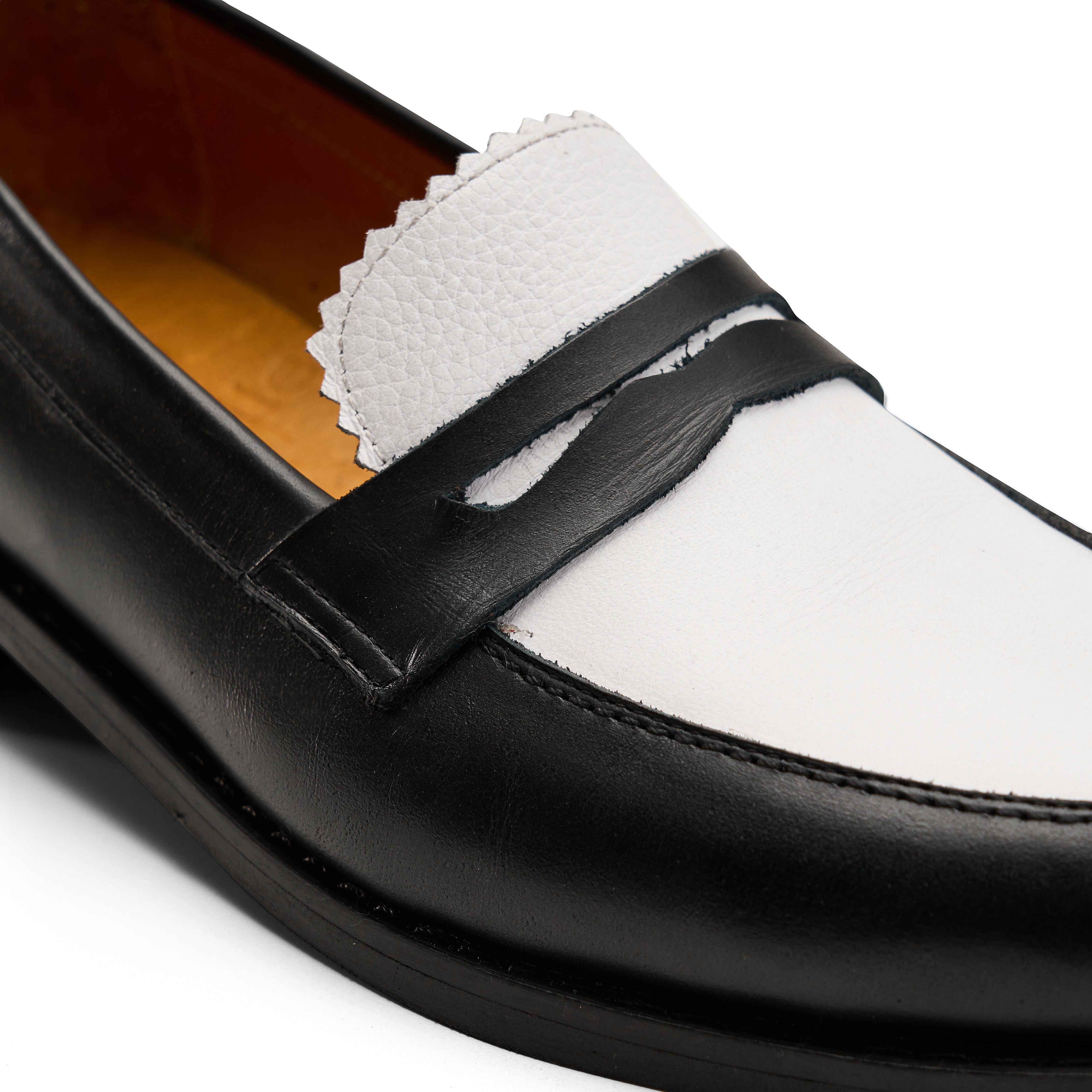 Women Black/White College