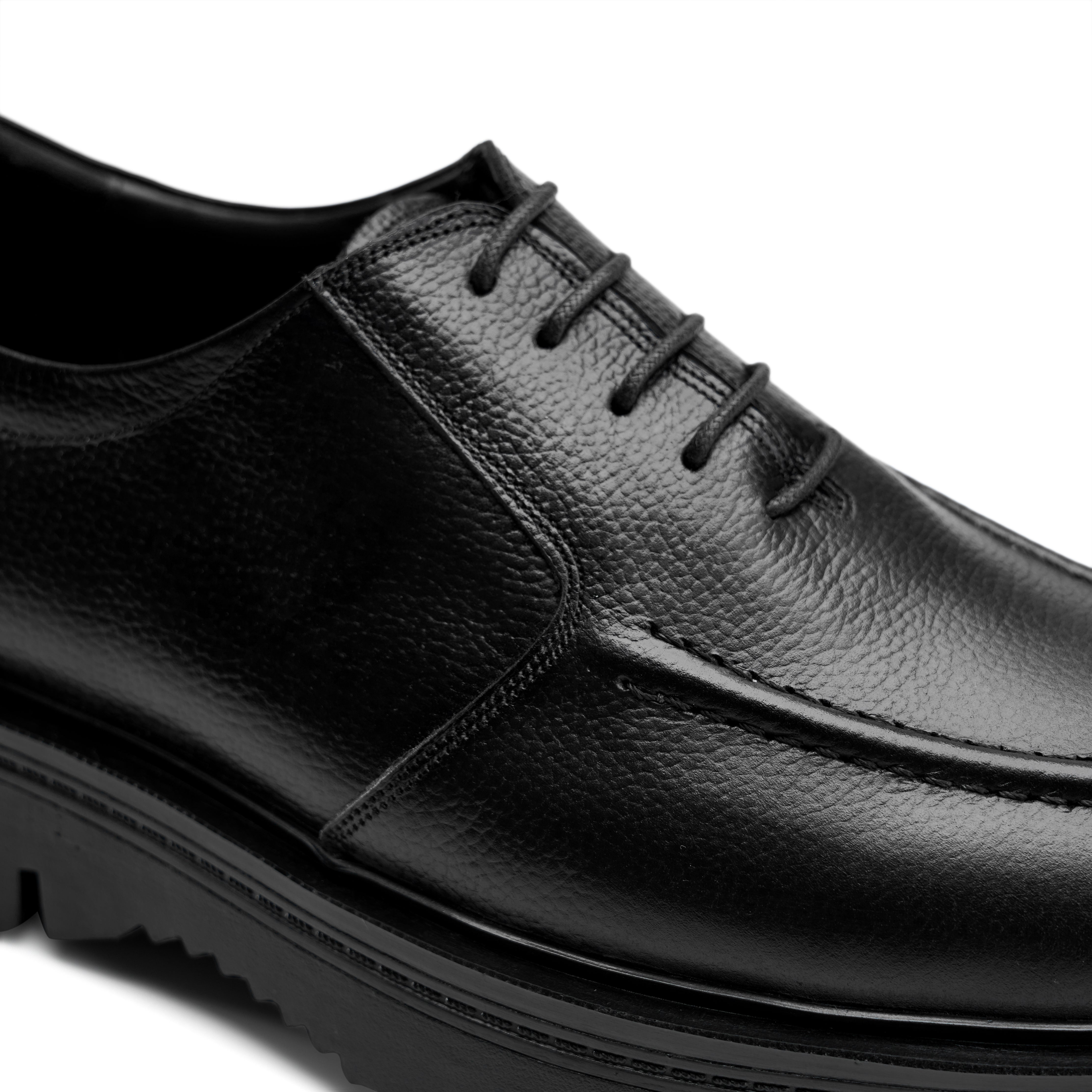 Bulky Black Laces Loafer