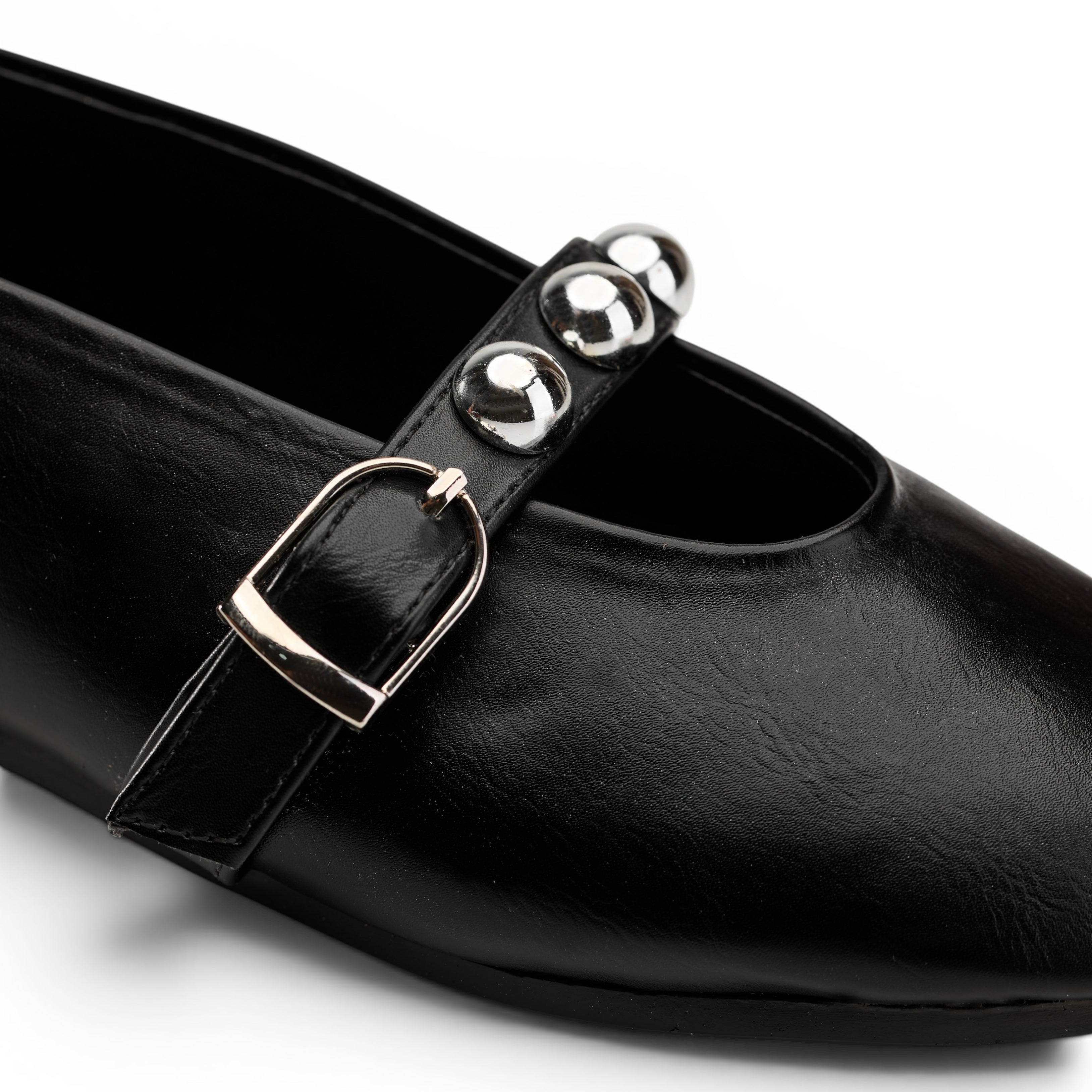 Wome Black Studded Ballerina