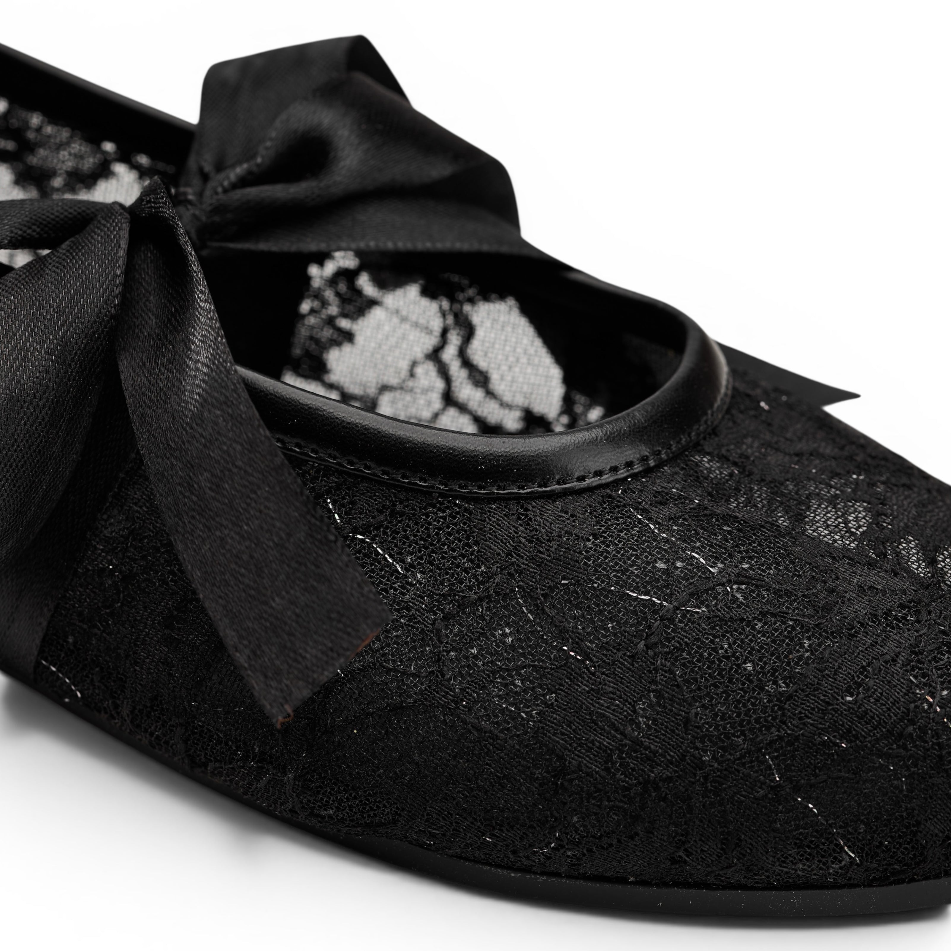 Women Black Floral Lace Bow Ballerina