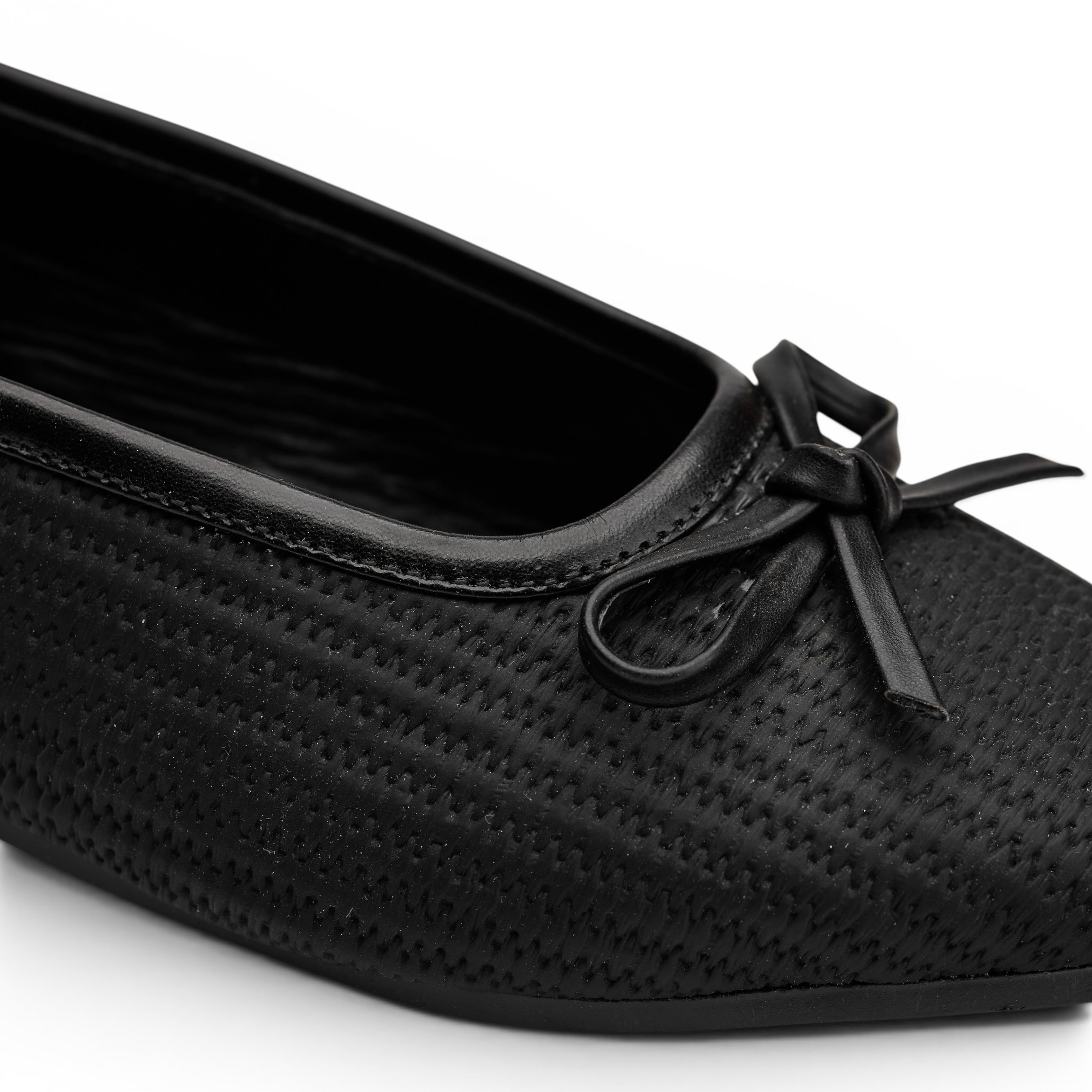 Women Black Texture Bow Flat Ballet