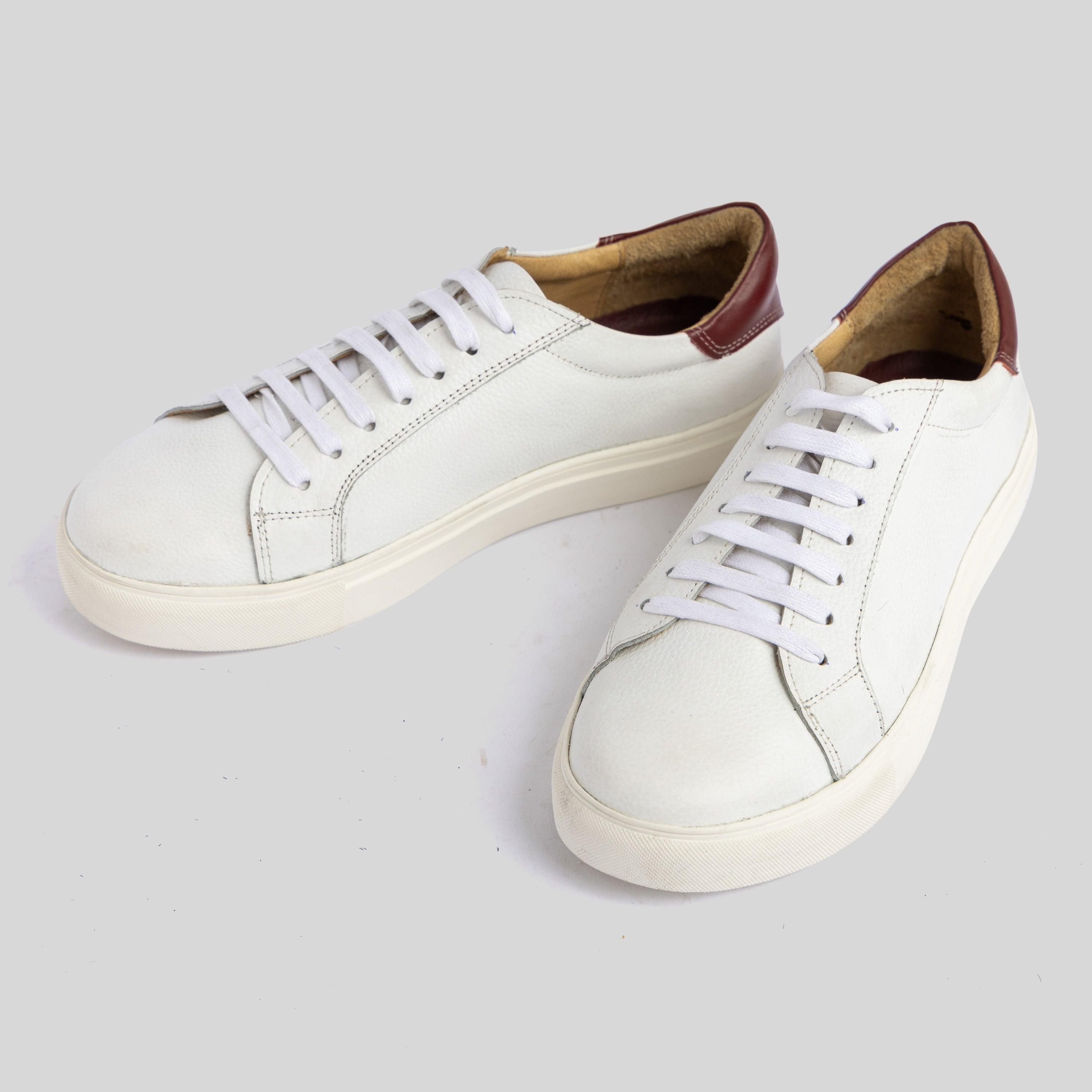 White Plain Sneakers